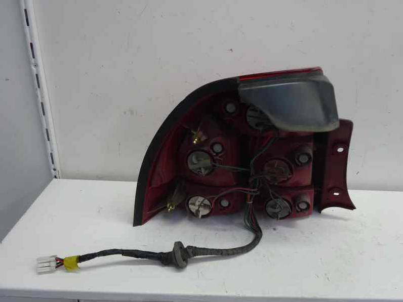 PILOTO TRASERO DERECHO KIA SHUMA II 2002 1.6 (102 CV)