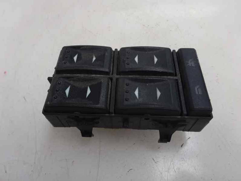 MANDO ELEVALUNAS DELANTERO IZQUIERDO FORD MONDEO BERLINA 2001 1.8 (125 CV)