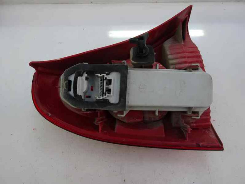 PILOTO TRASERO DERECHO RENAULT CLIO II FASE II 2004 1.5 DCI D (82 CV)