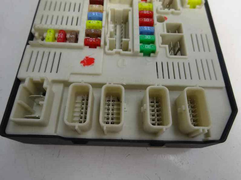 CAJA RELES FUSIBLES RENAULT MEGANE III BERLINA 5 P 2009 1.5 DCI D (86 CV)