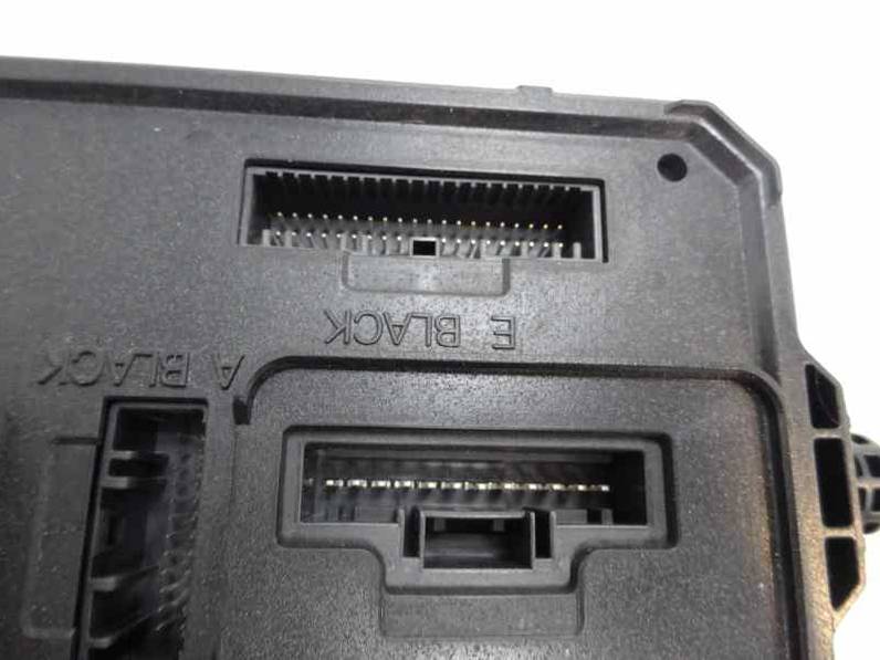 CAJA RELES FUSIBLES RENAULT MEGANE III BERLINA 5 P 2009 1.5 DCI D (86 CV)