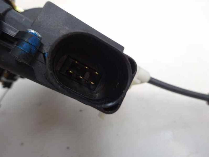 CERRADURA PUERTA TRASERA IZQUIERDA VOLKSWAGEN GOLF IV BERLINA 2003 1.9 TDI (110 CV)