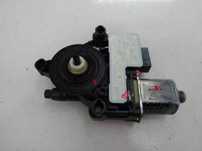 MOTOR ELEVALUNAS TRASERO DERECHO SEAT LEON 2014 1.6 TDI (105 CV)