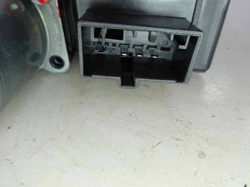 MOTOR ELEVALUNAS TRASERO DERECHO SEAT LEON 2014 1.6 TDI (105 CV)