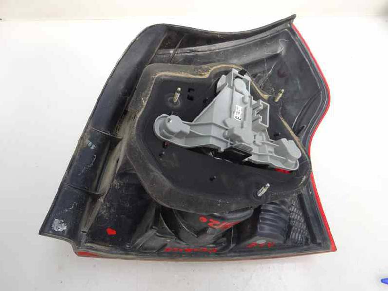 PILOTO TRASERO IZQUIERDO TOYOTA COROLLA 2005 1.6 16V (110 CV)