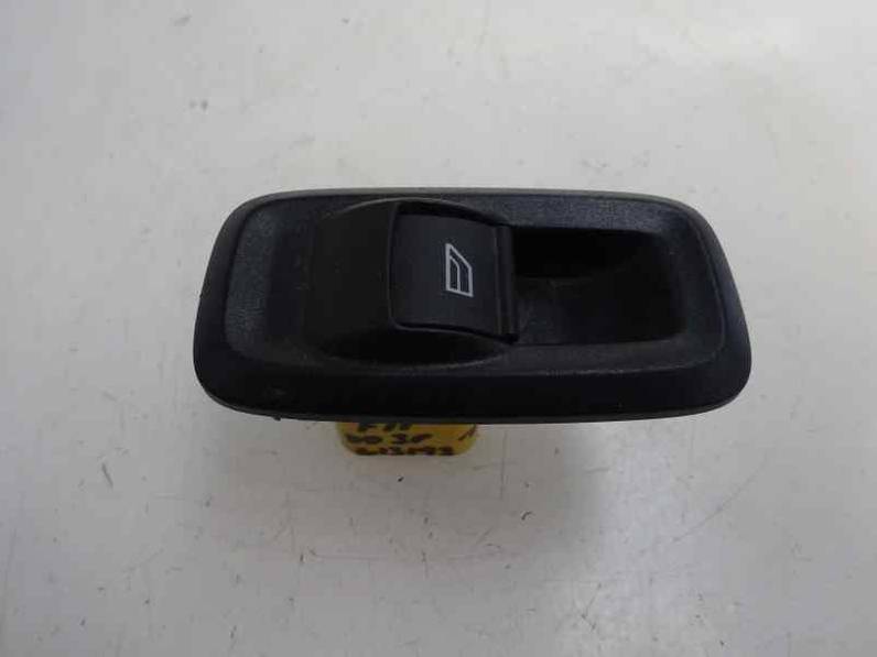 MANDO ELEVALUNAS DELANTERO DERECHO FORD FIESTA 2011 1.4 TDCI (69 CV)