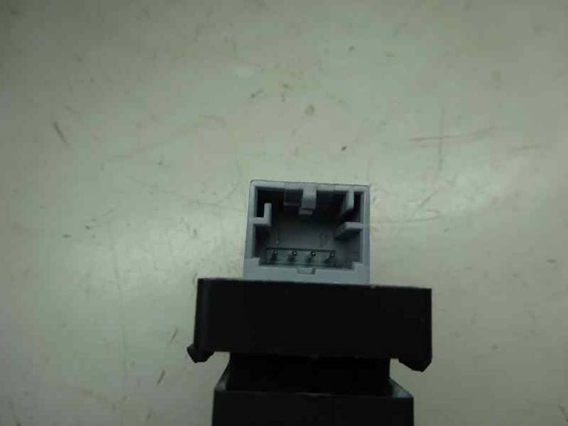 MANDO ELEVALUNAS TRASERO DERECHO AUDI A3 2007 2.0 TDI (140 CV)