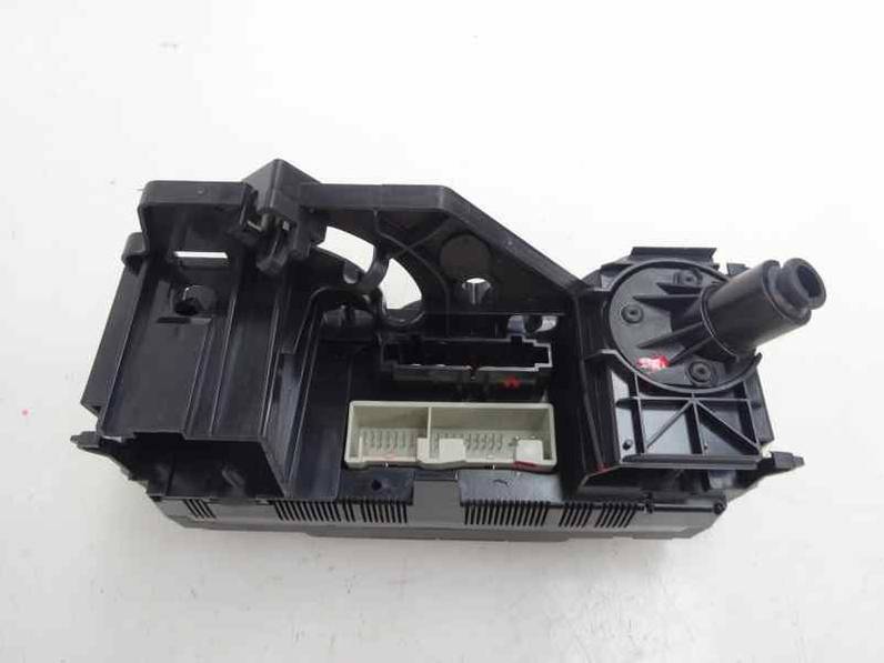 MANDO CALEFACCION AIRE ACONDICIONADO VOLKSWAGEN GOLF V BERLINA 2004 1.4 16V (75 CV)