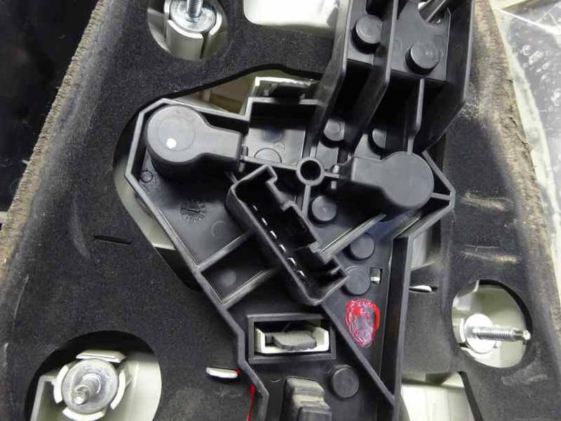 PILOTO TRASERO IZQUIERDO BMW SERIE 1 BERLINA 2006 1.6 16V (116 CV)