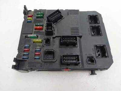 CAJA RELES FUSIBLES CITROEN C5 BERLINA 2003 2.0 HDI (109 CV)