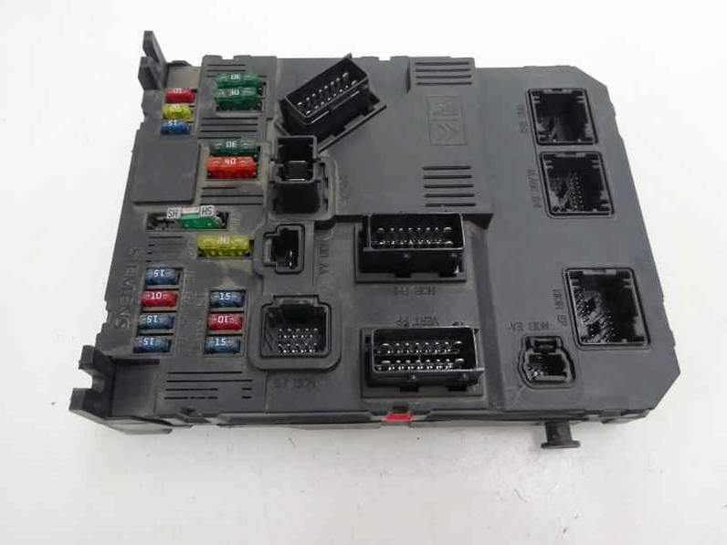 CAJA RELES FUSIBLES CITROEN C5 BERLINA 2003 2.0 HDI (109 CV)