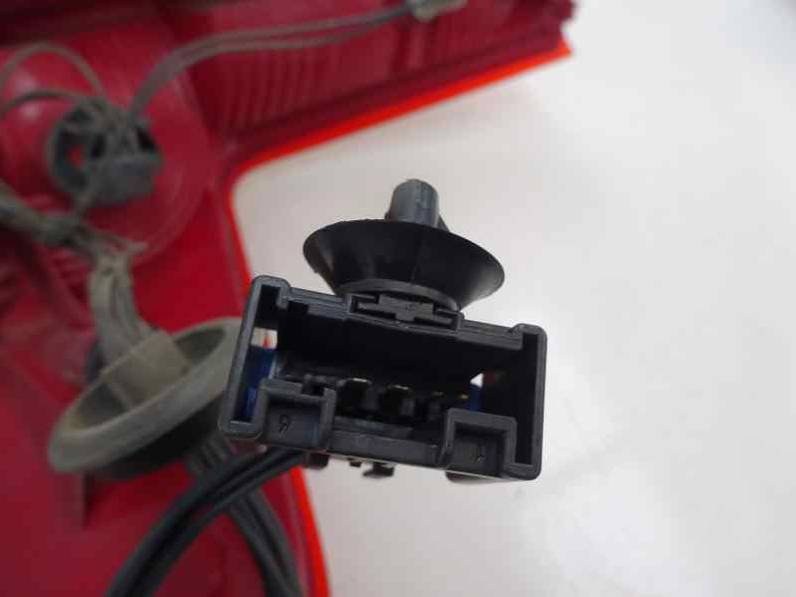 PILOTO TRASERO IZQUIERDO CITROEN C4 BERLINA 2005 1.6 16V HDI (90 CV)