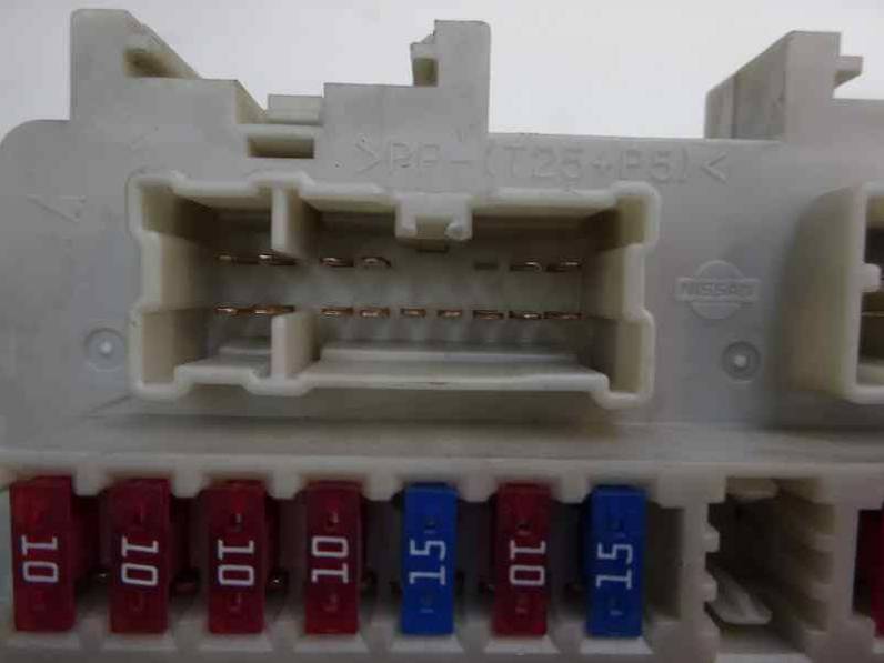 CAJA RELES FUSIBLES NISSAN NAVARA PICK UP 2007 2.5 DCI D (171 CV)