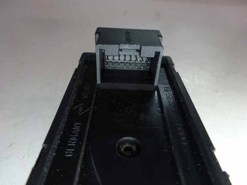 MANDO ELEVALUNAS DELANTERO IZQUIERDO AUDI A6 BERLINA 2000 2.5 V6 24V TDI (150 CV)