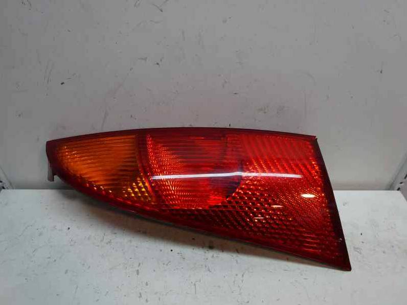 PILOTO TRASERO DERECHO FORD FOCUS BERLINA 2002