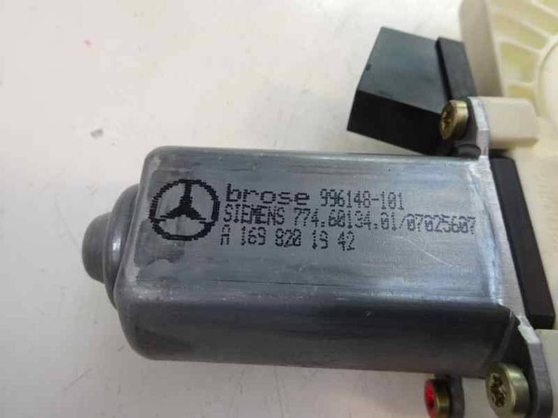 MOTOR ELEVALUNAS TRASERO IZQUIERDO MERCEDES CLASE A 2005 2.0 CDI (109 CV)