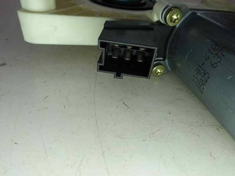 MOTOR ELEVALUNAS TRASERO IZQUIERDO MERCEDES CLASE A 2005 2.0 CDI (109 CV)