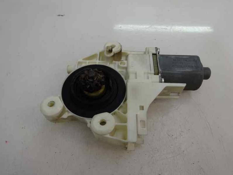 MOTOR ELEVALUNAS DELANTERO IZQUIERDO FORD FOCUS LIM 2006 1.8 TDCI TURBODIESEL (116 CV)