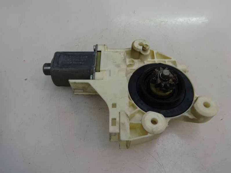 MOTOR ELEVALUNAS DELANTERO DERECHO FORD FOCUS LIM 2006 1.8 TDCI TURBODIESEL (116 CV)