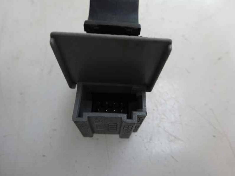 MANDO ELEVALUNAS DELANTERO DERECHO AUDI A6 AVANT 2000 2.5 V6 24V TDI (180 CV)