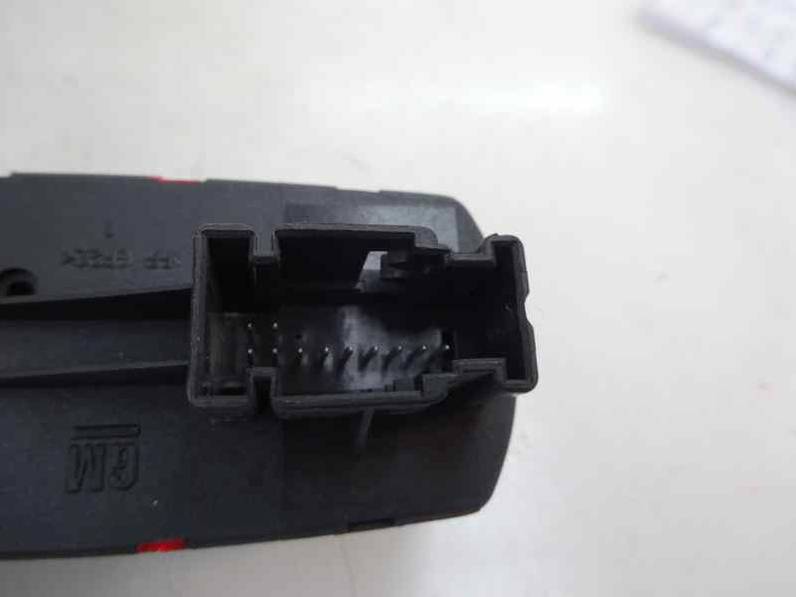 MANDO ELEVALUNAS DELANTERO IZQUIERDO OPEL CORSA D 2007 1.3 16V CDTI (90 CV)