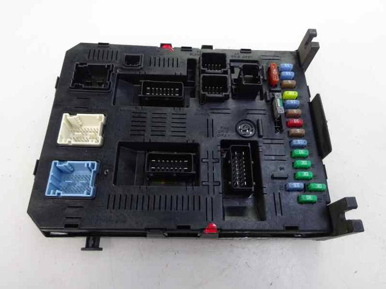 CAJA RELES FUSIBLES CITROEN C4 BERLINA 2005 1.6 16V HDI (90 CV)