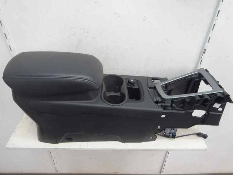 APOYABRAZOS CENTRAL FORD FOCUS TURN 2014 1.0 ECOBOOST (125 CV)