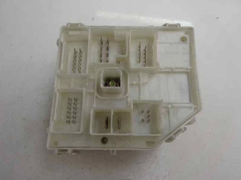 CAJA RELES FUSIBLES TOYOTA RAV 4 2003 1.8 16V (125 CV)