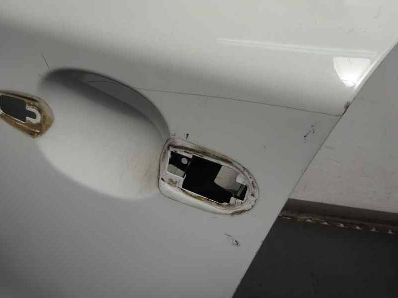 PUERTA DELANTERA IZQUIERDA BMW SERIE 1 BERLINA 2009 2.0 TURBODIESEL (143 CV)