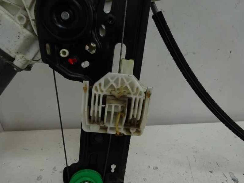 ELEVALUNAS DELANTERO IZQUIERDO BMW SERIE 1 BERLINA 2009 2.0 TURBODIESEL (143 CV)