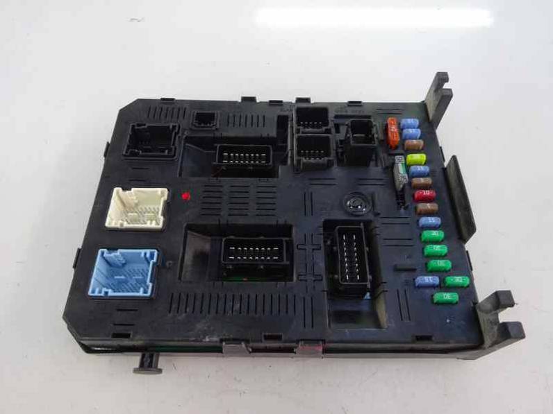 CAJA RELES FUSIBLES PEUGEOT 307 BREAK SW 2005 1.6 HDI (109 CV)
