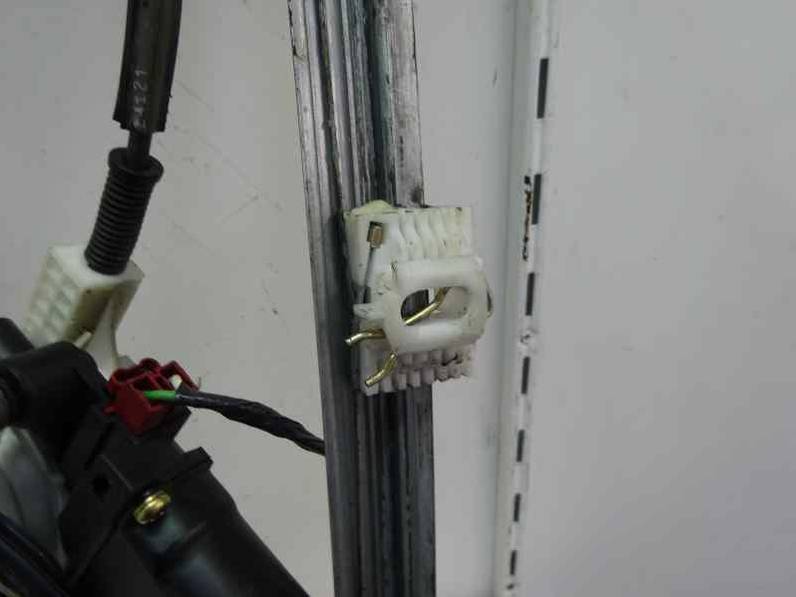 ELEVALUNAS DELANTERO IZQUIERDO CHRYSLER VOYAGER 2000 2.5 TURBODIESEL (116 CV)