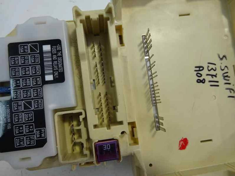 CAJA RELES FUSIBLES SUZUKI SWIFT BERLINA 2008 1.3 DDIS D (69 CV)