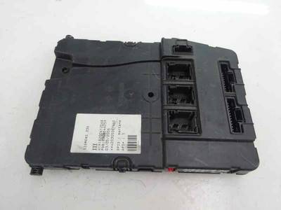CAJA RELES FUSIBLES RENAULT MEGANE II BERLINA 5P 2006 1.5 DCI D (106 CV)