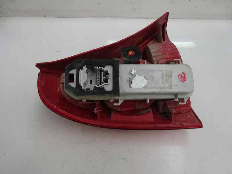 PILOTO TRASERO DERECHO RENAULT CLIO II FASE I 2001 1.9 D (64 CV)