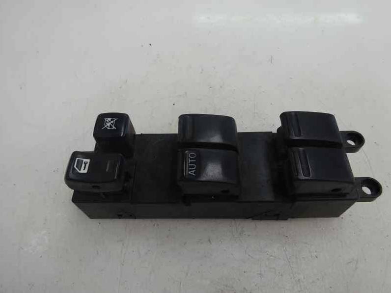 MANDO ELEVALUNAS DELANTERO IZQUIERDO NISSAN ALMERA TINO 2005 1.8 16V (116 CV)