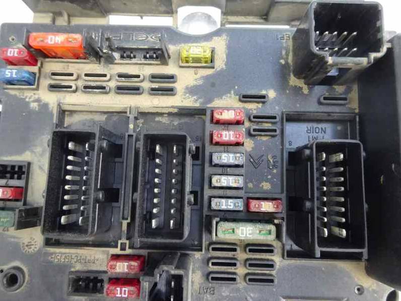 CAJA RELES FUSIBLES PEUGEOT 206 BERLINA 2003 1.4 HDI (68 CV)