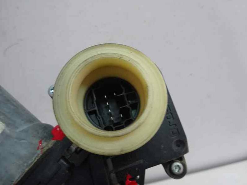 ELEVALUNAS TRASERO IZQUIERDO TOYOTA COROLLA VERSO 2007 2.2 TURBODIESEL (136 CV)