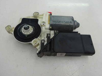 MOTOR ELEVALUNAS DELANTERO IZQUIERDO VOLKSWAGEN GOLF IV BERLINA 1999 1.6 (101 CV)