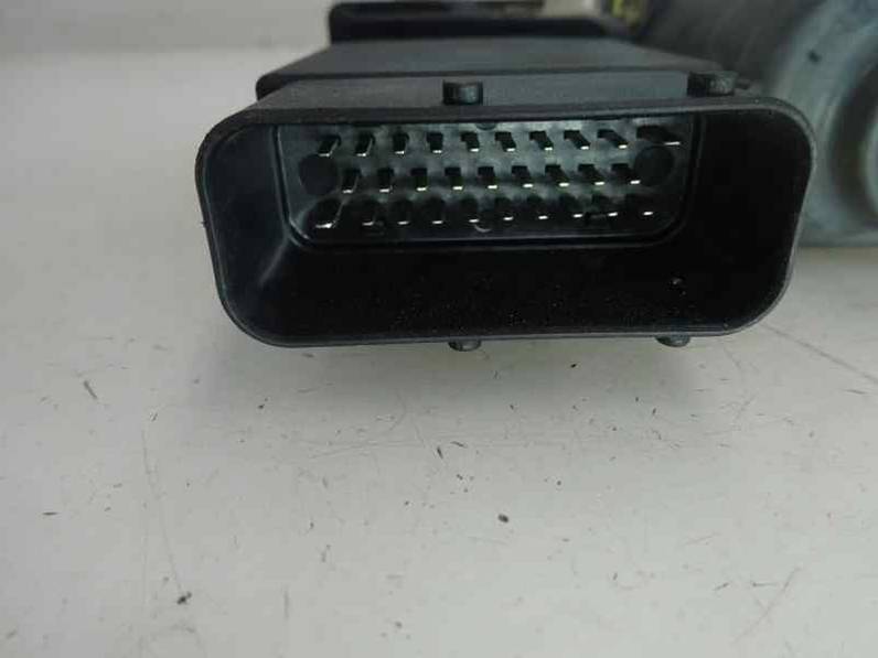 MOTOR ELEVALUNAS DELANTERO IZQUIERDO VOLKSWAGEN GOLF IV BERLINA 1999 1.6 (101 CV)