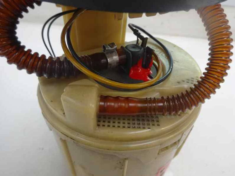 BOMBA COMBUSTIBLE VOLKSWAGEN POLO BERLINA 2000 1.4 16V (75 CV)