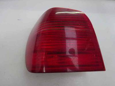 PILOTO TRASERO IZQUIERDO VOLKSWAGEN POLO BERLINA 2000 1.4 (60 CV)