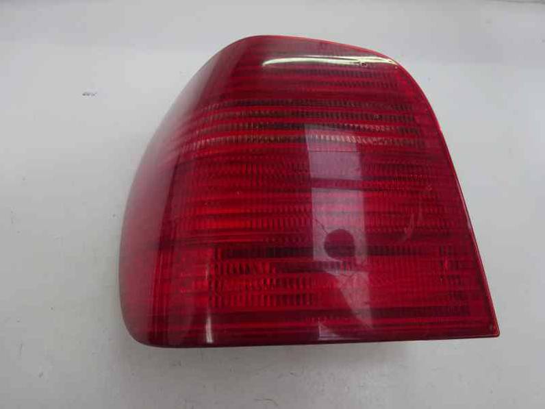 PILOTO TRASERO IZQUIERDO VOLKSWAGEN POLO BERLINA 2000 1.4 (60 CV)