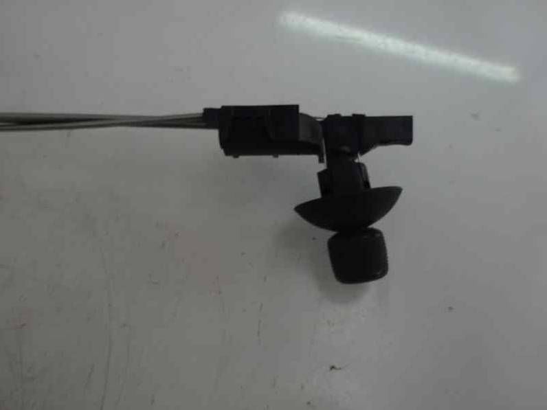 RETROVISOR IZQUIERDO VOLKSWAGEN POLO BERLINA 2000 1.4 (60 CV)