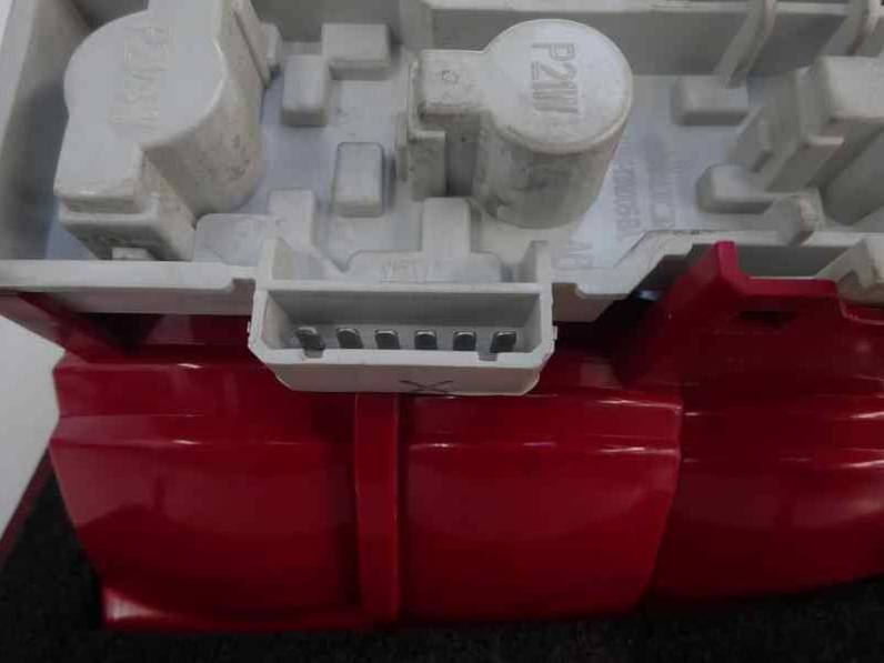 PILOTO TRASERO IZQUIERDO SKODA OCTAVIA BERLINA 2003 1.9 TDI (131 CV)