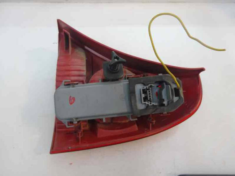 PILOTO TRASERO IZQUIERDO RENAULT CLIO II FASE II 2003 1.4 16V (98 CV)