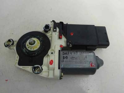 MOTOR ELEVALUNAS DELANTERO DERECHO VOLKSWAGEN GOLF IV VARIANT 2002 1.9 TDI (131 CV)