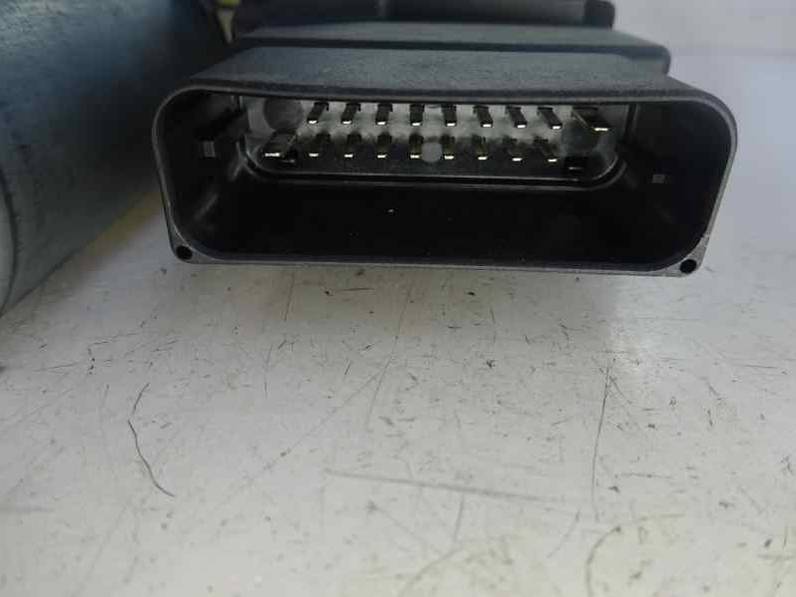 MOTOR ELEVALUNAS TRASERO DERECHO VOLKSWAGEN GOLF IV VARIANT 2002 1.9 TDI (131 CV)