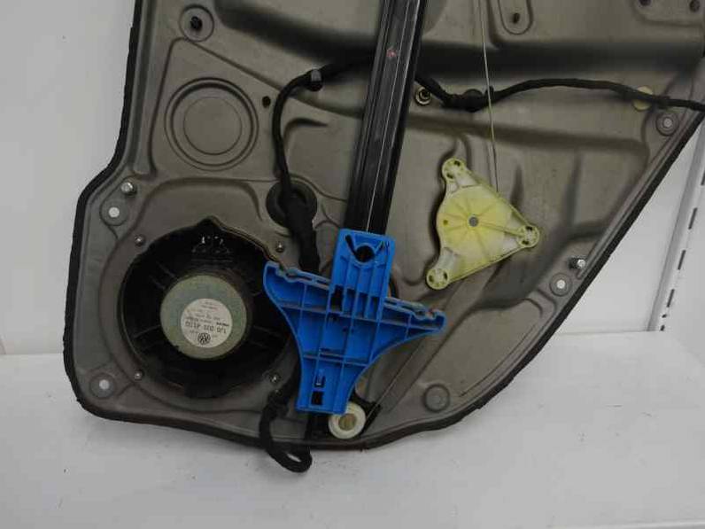 ELEVALUNAS TRASERO IZQUIERDO VOLKSWAGEN GOLF IV VARIANT 2002 1.9 TDI (131 CV)