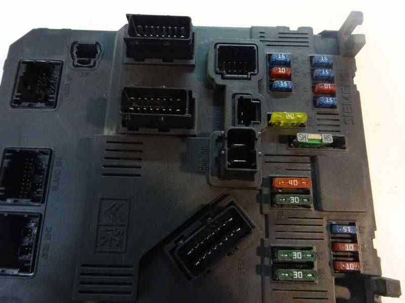 CAJA RELES FUSIBLES PEUGEOT 206 BERLINA 2003 1.9 D (69 CV)